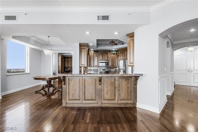 property at 2104 W First St