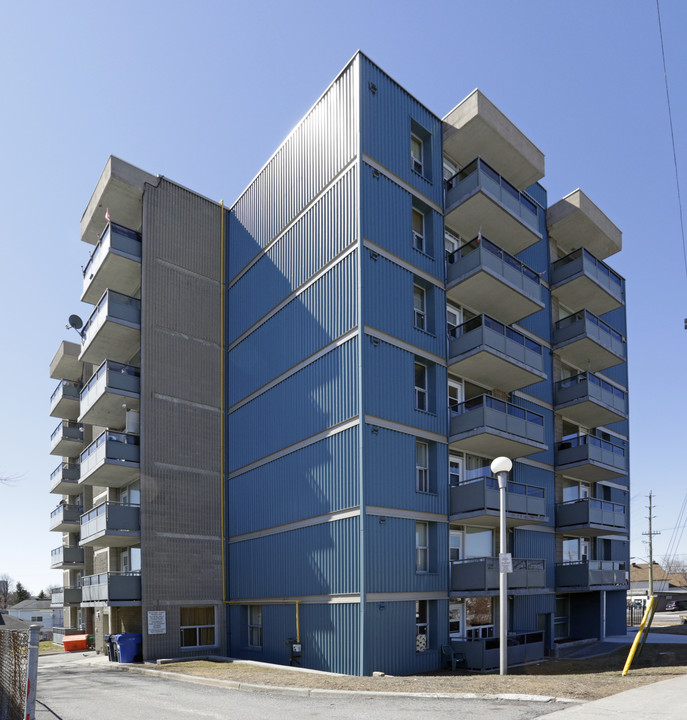 Montfort/Fatima Place in Ottawa, ON - Building Photo