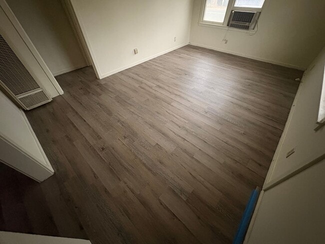 497 Pomegranate in Woodlake, CA - Building Photo - Building Photo