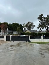 5344 Don Pio Dr in Woodland Hills, CA - Building Photo - Building Photo