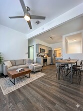 802 Montana St in San Antonio, TX - Building Photo - Building Photo