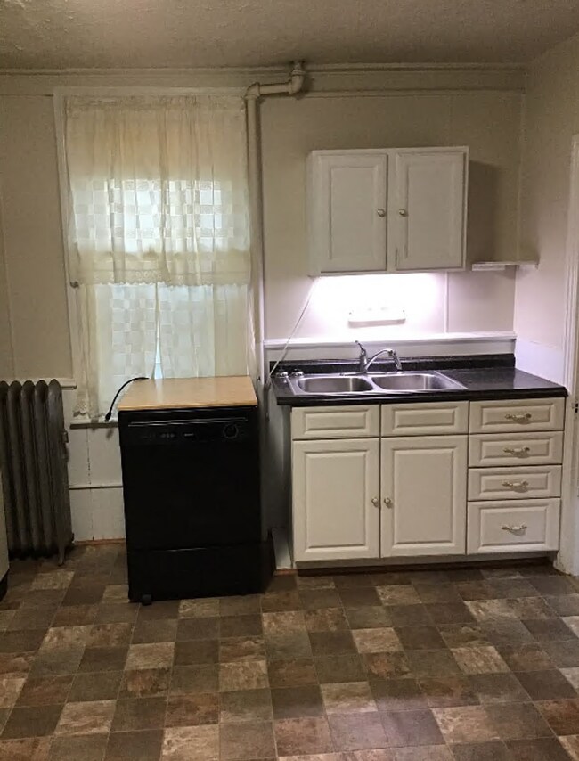 113 E Orange St in Shippensburg, PA - Building Photo - Building Photo