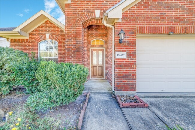 property at 16907 Great Oaks Glen Dr