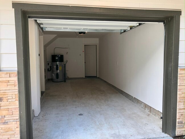 10405 SW Akilean Ter in Tigard, OR - Building Photo - Building Photo