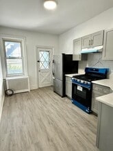 872 Broadway in Bayonne, NJ - Building Photo - Building Photo