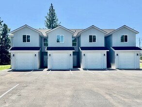 7104 W Heritage St in Rathdrum, ID - Building Photo - Building Photo