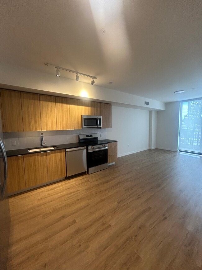 property at 981 E 28th St