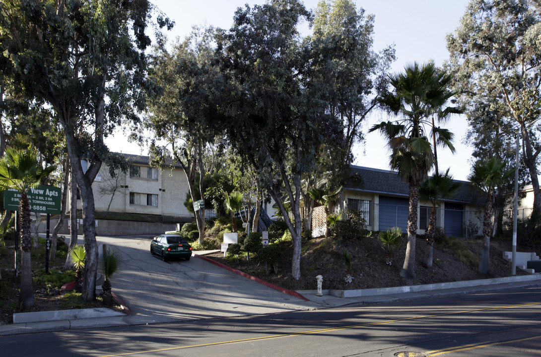 Harbor View Villas in San Diego, CA - Building Photo