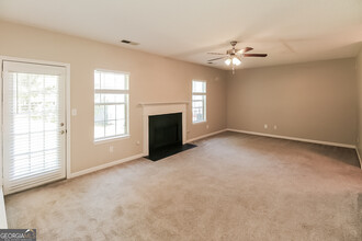 7220 Mahogany Dr in Fairburn, GA - Building Photo - Building Photo