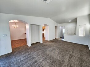 11710 Walderi St in Bakersfield, CA - Building Photo - Building Photo