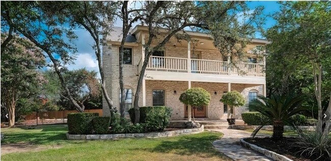 property at 2105 Vivian Dr