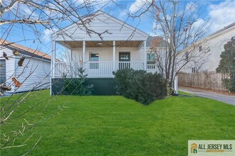 8 1st St in Sayreville, NJ - Building Photo - Building Photo