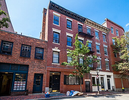 94 West Cedar St, Unit 2 in Boston, MA - Building Photo