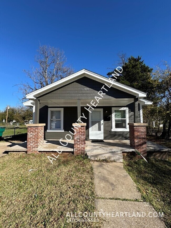 property at 1700 N Kelham Ave