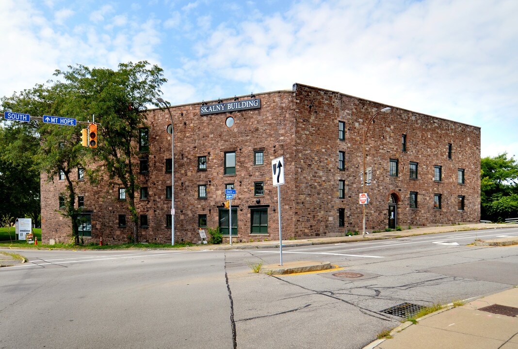 1 Mount Hope Ave in Rochester, NY - Foto de edificio