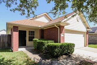 4435 Plumeria Ave in Baytown, TX - Foto de edificio - Building Photo