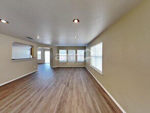 3215 Sunbird Bay in San Antonio, TX - Building Photo - Building Photo