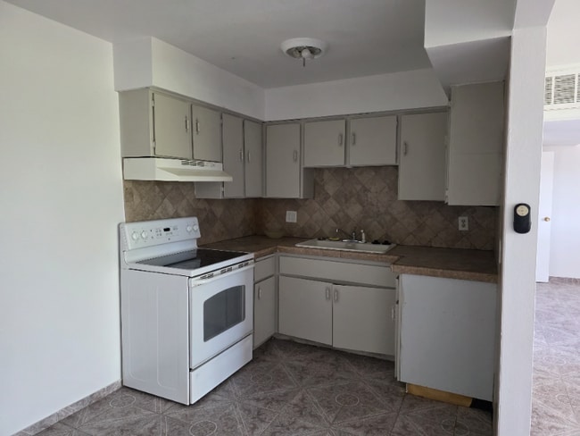 property at 575 S Royal Crest Cir