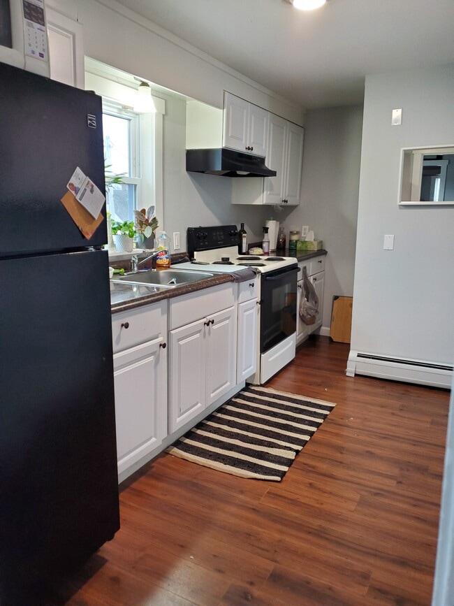 36 Green St., Unit Apt 2 in Keene, NH - Building Photo - Building Photo