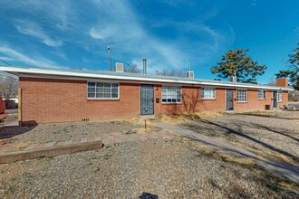 1033 Louisiana Blvd SE in Albuquerque, NM - Foto de edificio - Building Photo