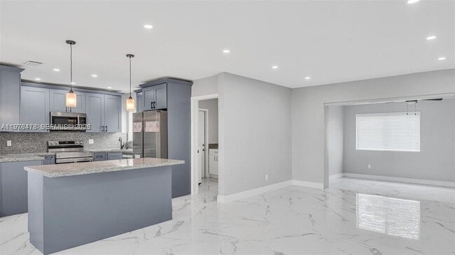 1120 NW 184th Dr in Miami, FL - Building Photo - Building Photo