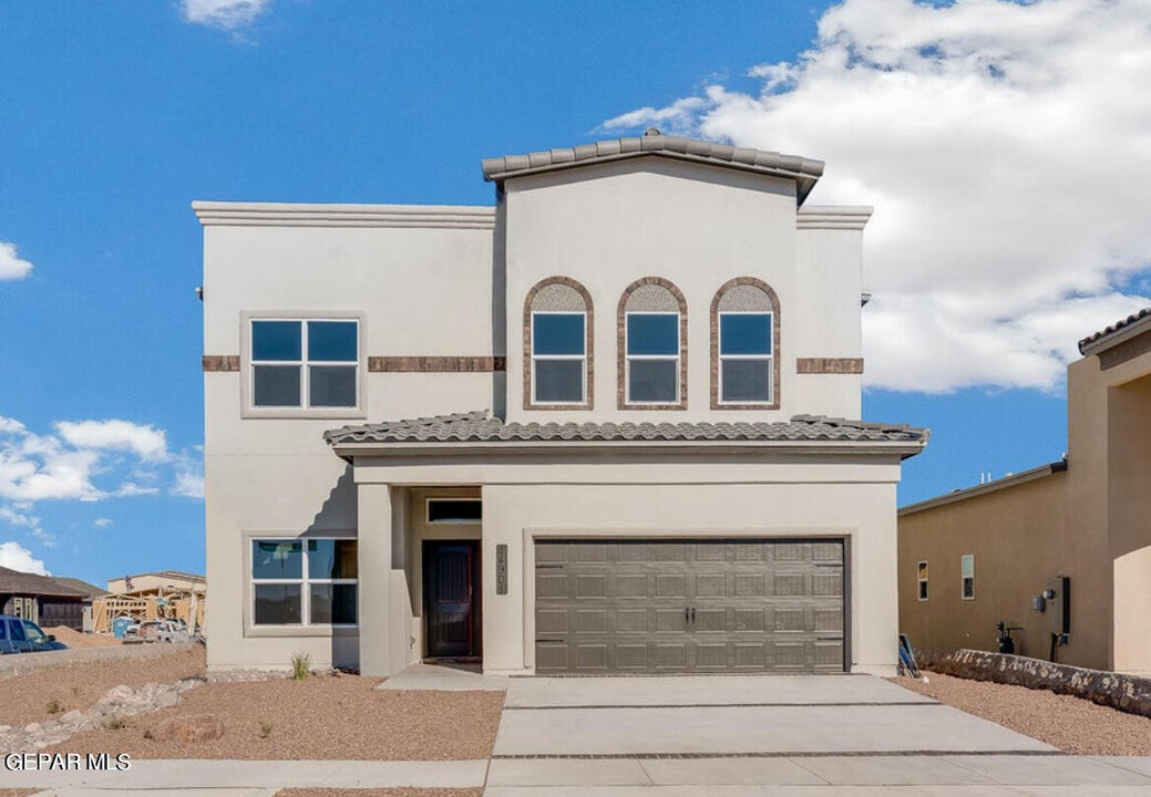 917 Ada Ln in El Paso, TX - Foto de edificio