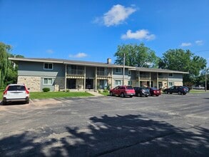 Wilson Heights in Menasha, WI - Building Photo - Building Photo