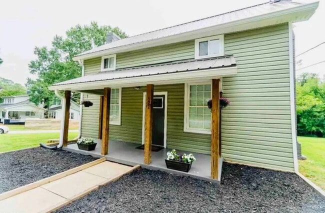 527 S Hamilton St in Eden, NC - Building Photo - Building Photo