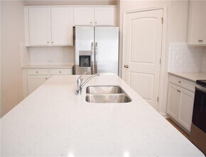 6686 Corryton St in Flowery Branch, GA - Building Photo - Building Photo