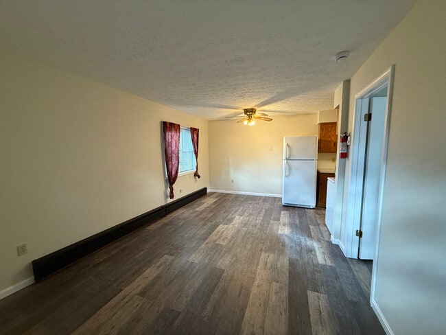 4230 Harmont Ave NE in Canton, OH - Foto de edificio - Building Photo