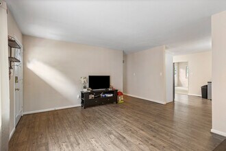 222 Belray Dr in Newport News, VA - Building Photo - Building Photo