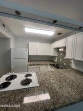 2555 Clear Acre Ln in Reno, NV - Foto de edificio - Building Photo
