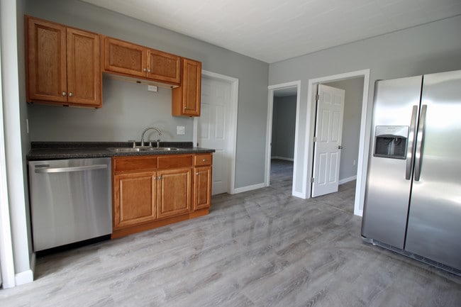 125 Grove St, Unit 2