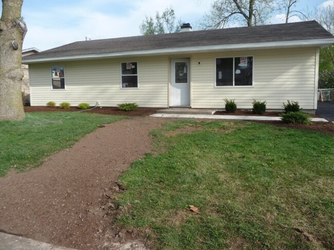 1009 Archway Dr