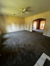 2209 Chester Ln in Bakersfield, CA - Building Photo - Building Photo