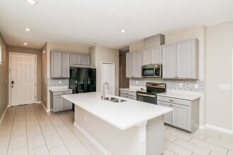 11853 Brighton Knoll Loop in Riverview, FL - Foto de edificio - Building Photo