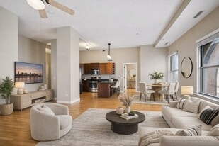 Pioneer Endicott in St. Paul, MN - Building Photo