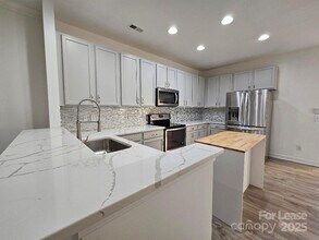1095 Market St in Fort Mill, SC - Building Photo - Building Photo