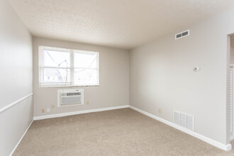 Long View in Columbus, OH - Building Photo - Interior Photo