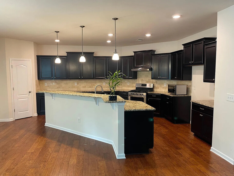Room in House on Agnew Dr in Charlotte, NC - Building Photo