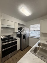 7131 Rolling Hills Ln in San Antonio, TX - Foto de edificio - Building Photo