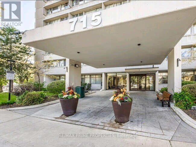 715 Don Mills Rd. in Toronto, ON - Building Photo - Building Photo