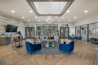 Ventana Plum Creek in Kyle, TX - Foto de edificio - Building Photo