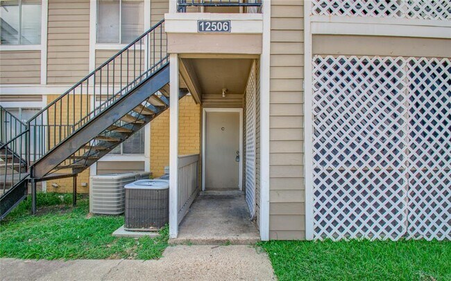 12506 Ashford Meadow Dr-Unit -C-D in Houston, TX - Building Photo - Building Photo
