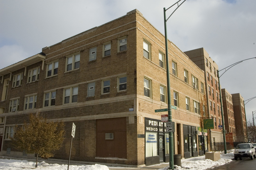 Mozart 4401-07 N. in Chicago, IL - Building Photo