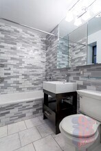 340 E 18th St in New York, NY - Building Photo - Building Photo