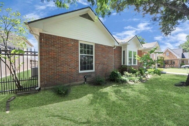 6622 Park Ln in Houston, TX - Building Photo - Building Photo