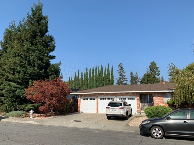 property at 1420 Village Ct