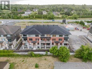203 Silhouette Private in Ottawa, ON - Building Photo - Building Photo