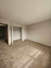 1450 Getzelman Dr, Unit 2E in Elgin, IL - Building Photo - Building Photo